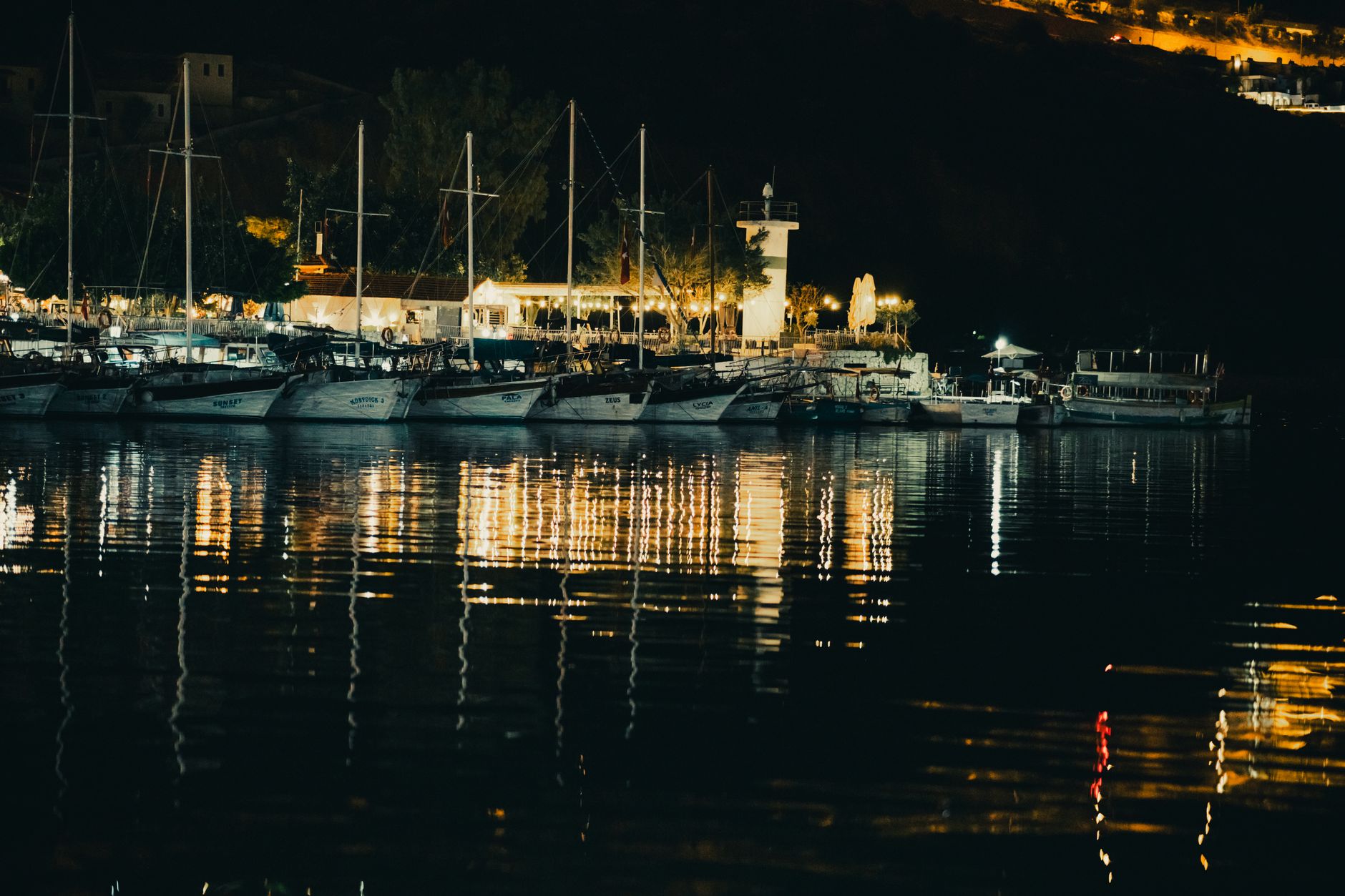 Süzgeç Marina — Bodrum Marina sofrasından kare